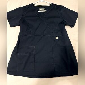 Women’s scrub top